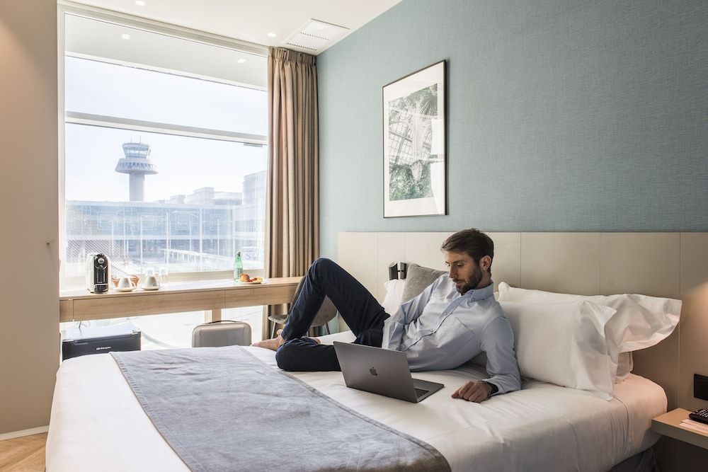 Sleep & Fly Standard Double Room, 1 Double Bed, Ensuite 3