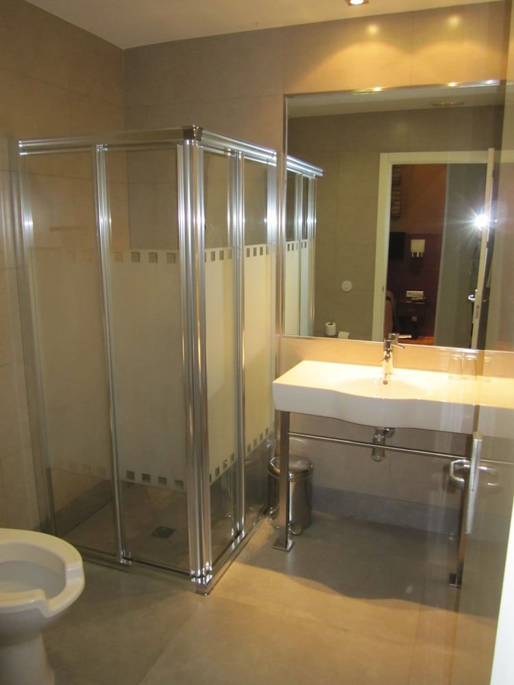 Hostal Abadía Madrid Double Room 8