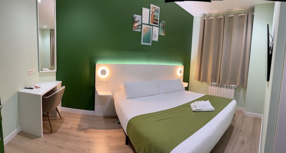 Hostal Abadía Madrid Double Room 6