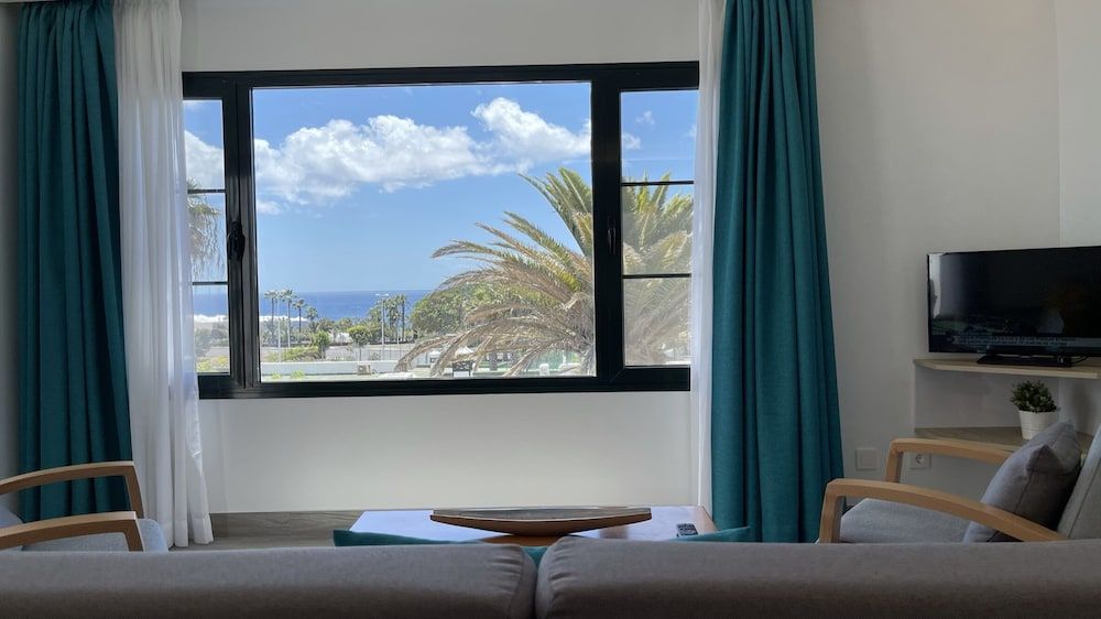 Palmeras Garden Superior Apartment 11