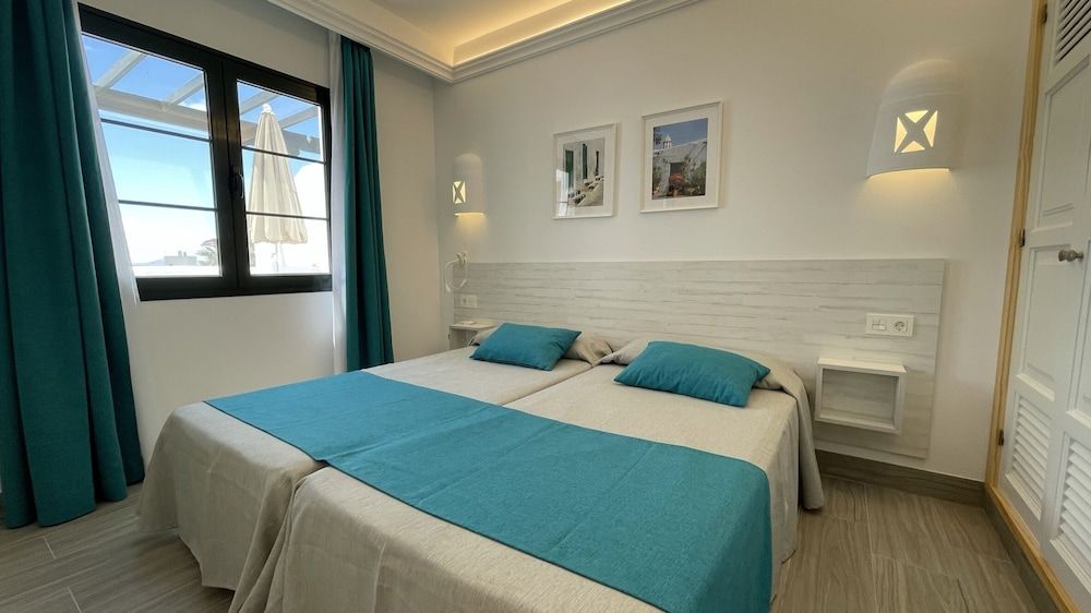 Palmeras Garden Superior Apartment 2