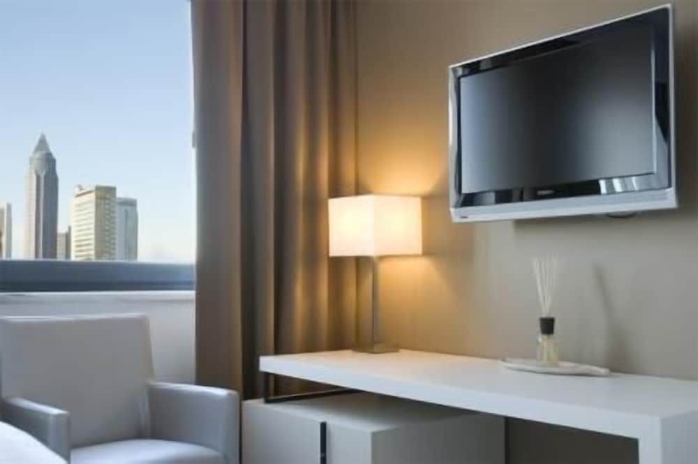 Pearl Hotel Double Room 9