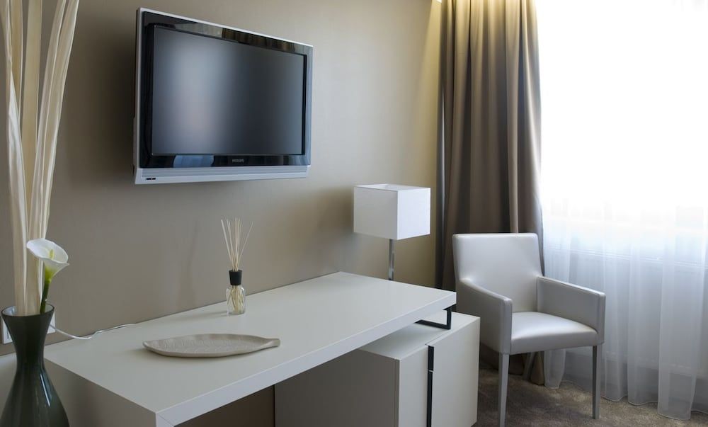 Pearl Hotel Double Room 8