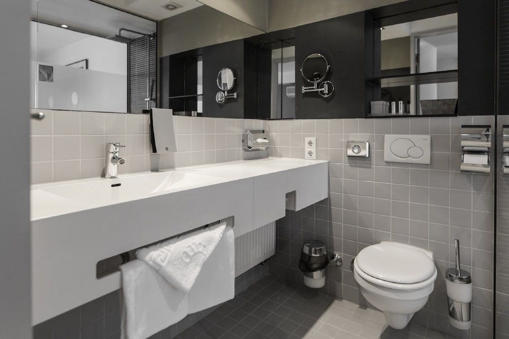 undefined Pearl Hotel 8