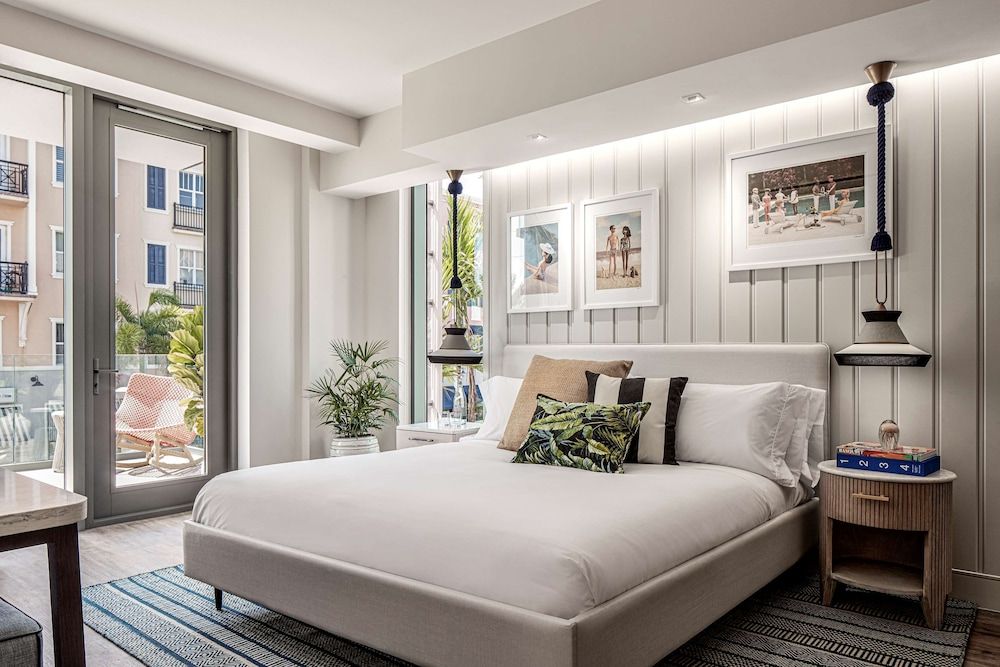 Suite, 1 King Bed (Pineapple Grove)