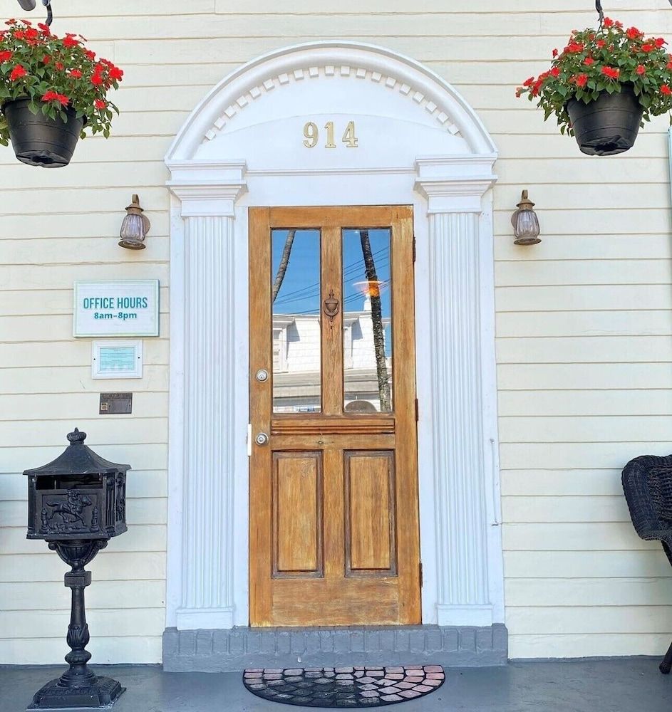 undefined Westwinds Inn 7