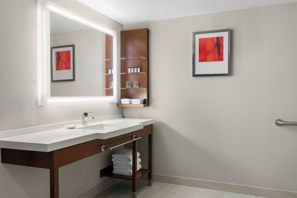 Room, 2 Queen Beds (Mobility/Hearing Accessible, Tub)