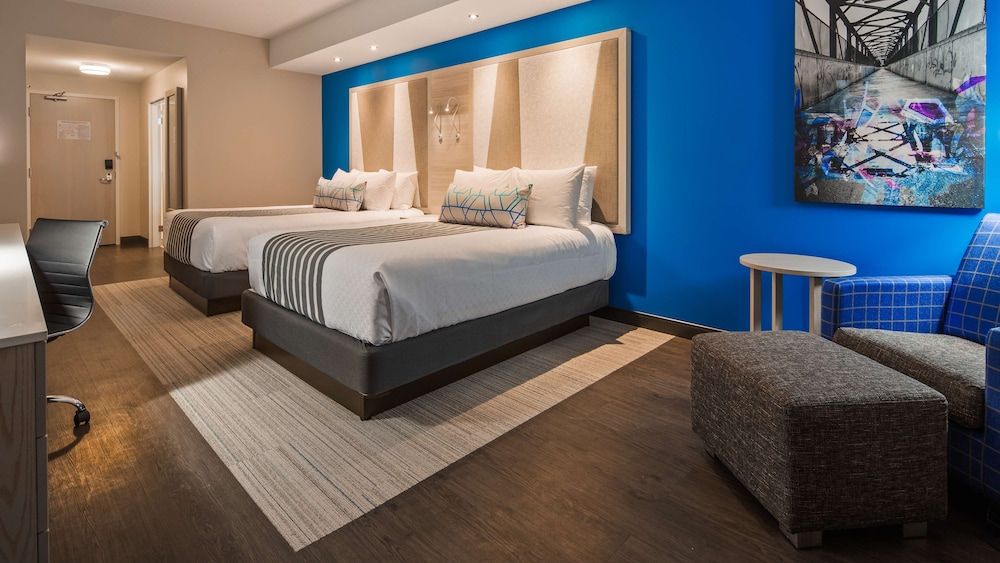 Best Western Premier Winnipeg East Standard Room, 2 Queen Beds, Non Smoking, Refrigerator & Microwave (Pet Friendly) 2