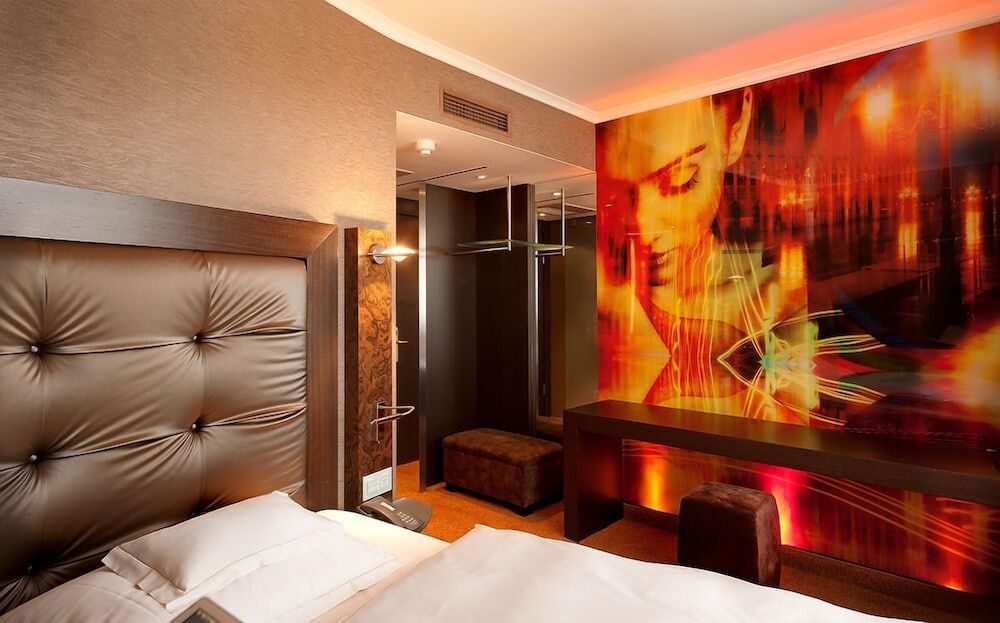 Savoy Hotel Single Room 2