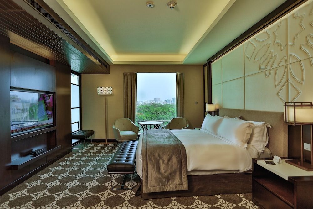 Premium Room, 1 King Bed, Smoking