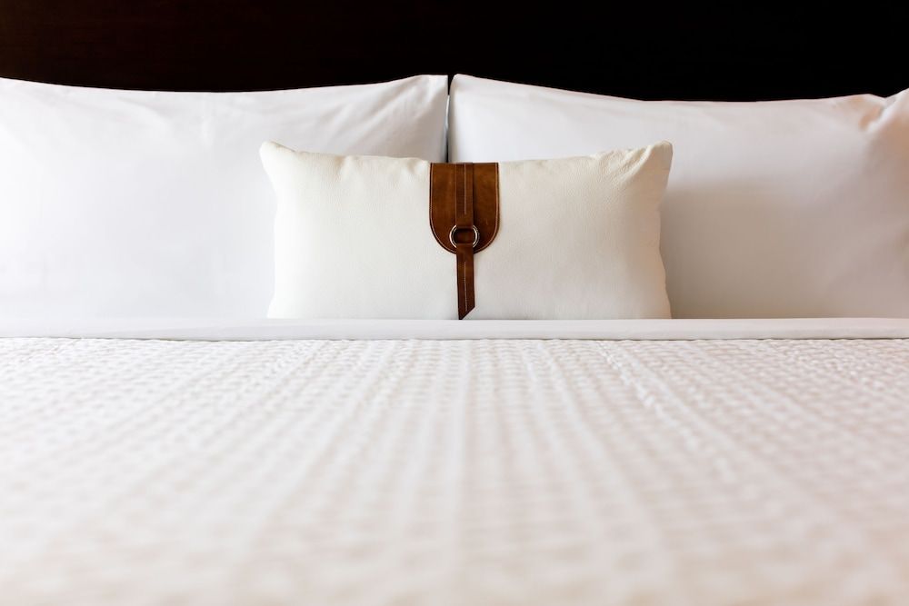 The Equestrian Hotel Luxury Room, 1 King Bed 3