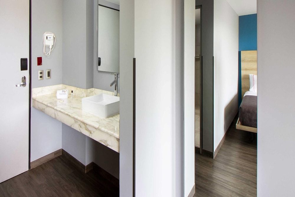 Hotel MX lagunilla CDMX, Trademark Collection by Wyndham Standard Room, 1 Queen Bed, Non Smoking 7