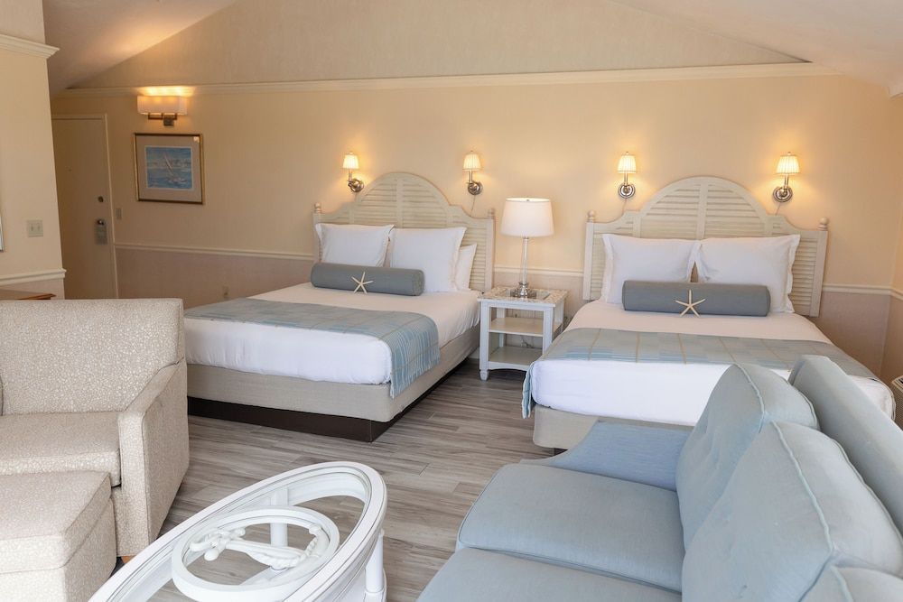 Anchor In Distinctive Waterfront Lodging Deluxe Studio Suite, 2 Queen Beds, Harbor View