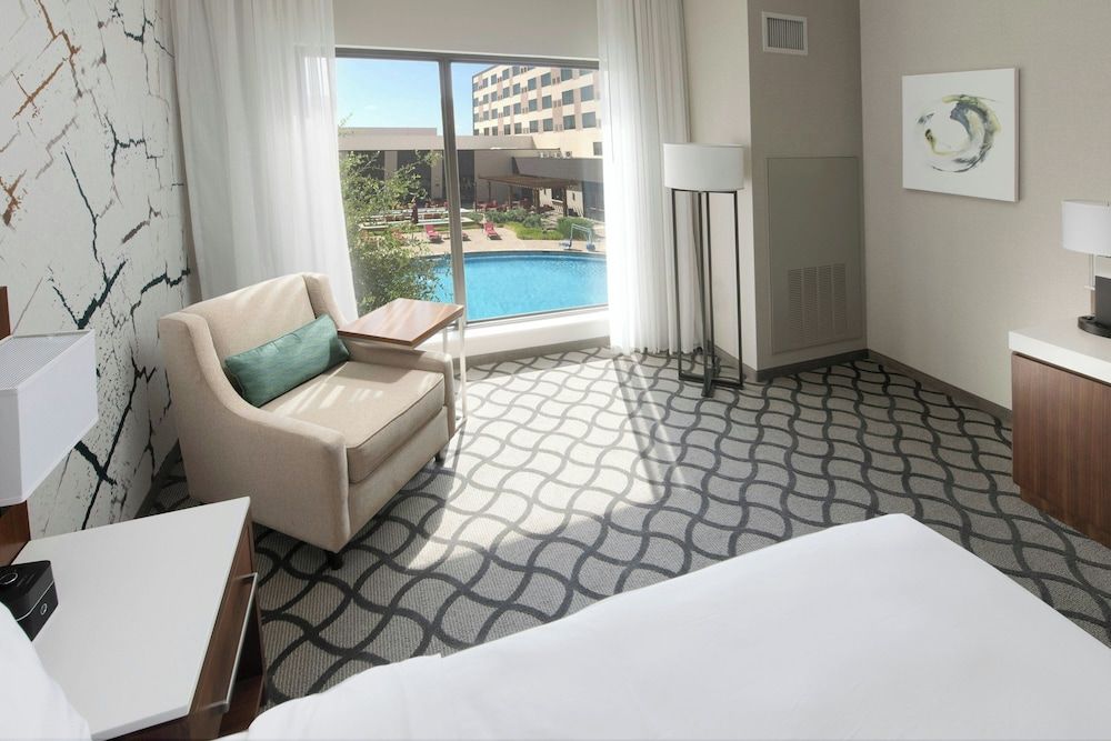 Room, 1 King Bed (Mobility/Hearing Accessible, Tub)