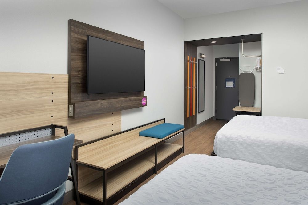 Tru By Hilton Orlando Convention Center Area, FL Standard Room, 2 Queen Beds 2