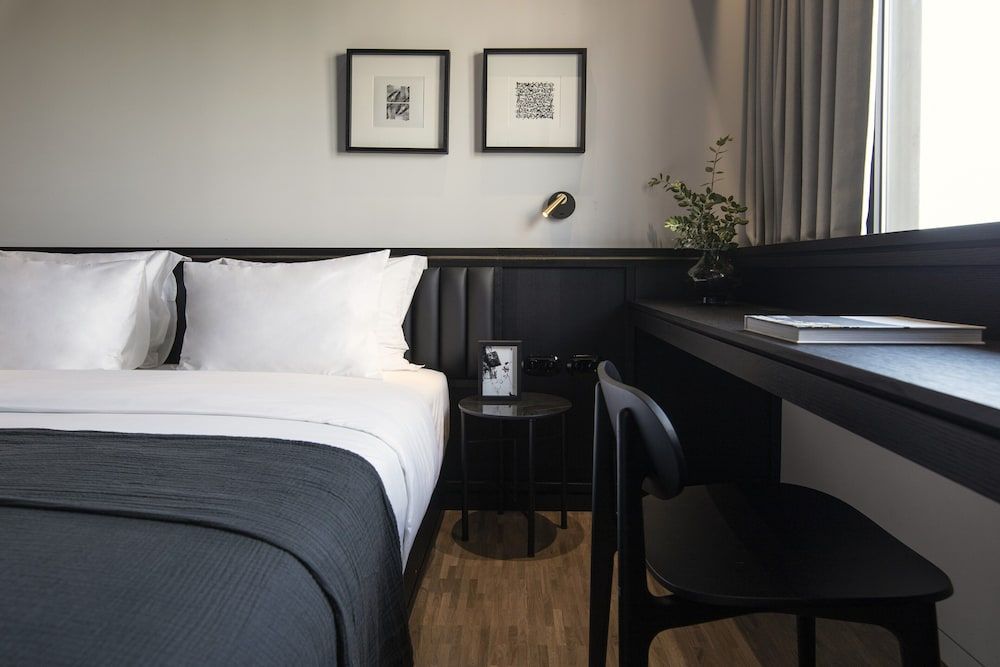 The Modernist Athens Standard Room 4