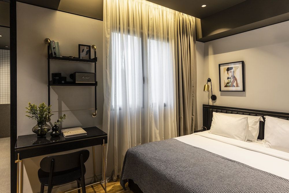 The Modernist Athens Standard Room 3