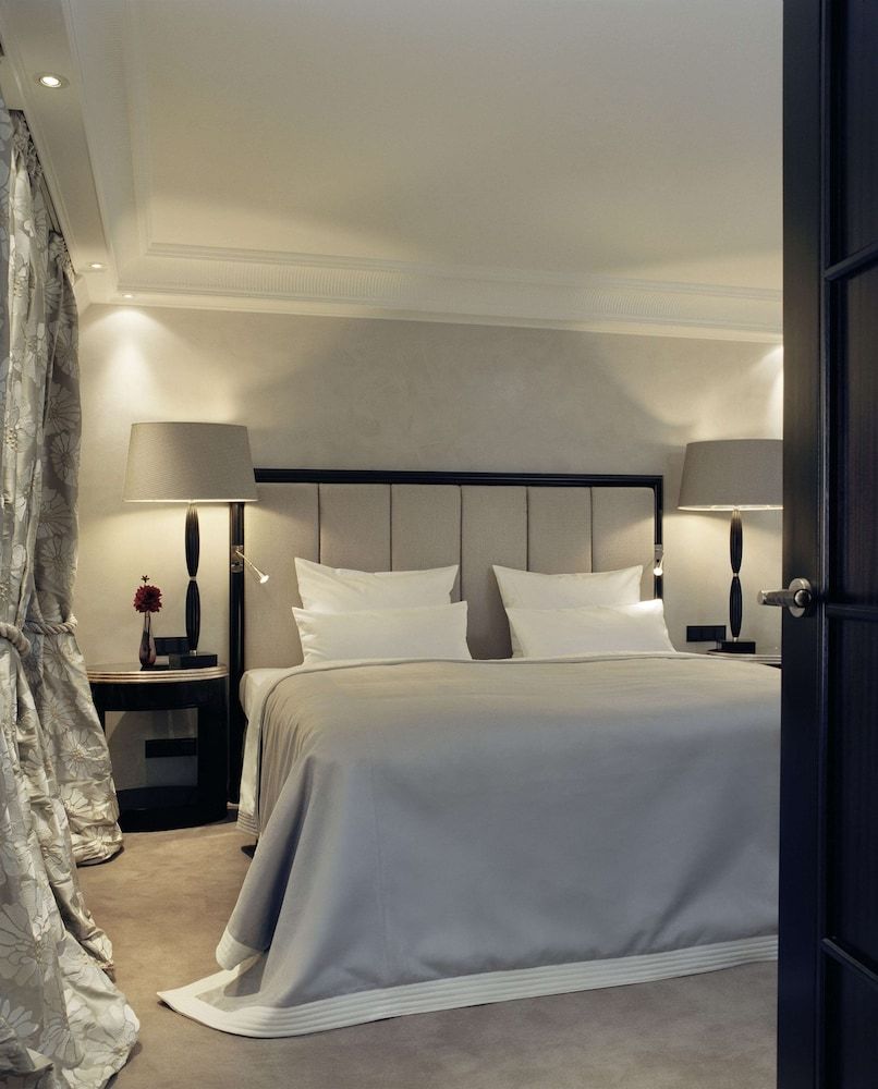 undefined Hotel Bayerischer Hof 10