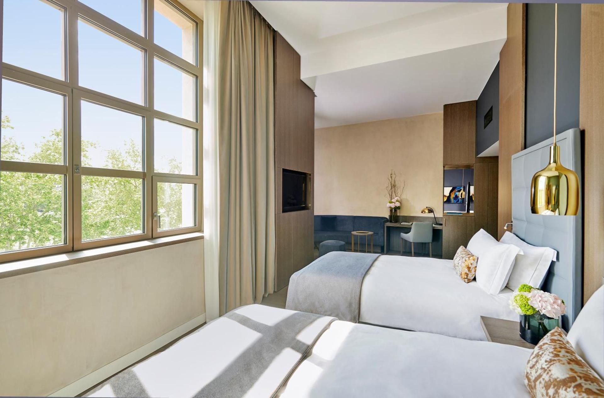 2 Twin Premium River View