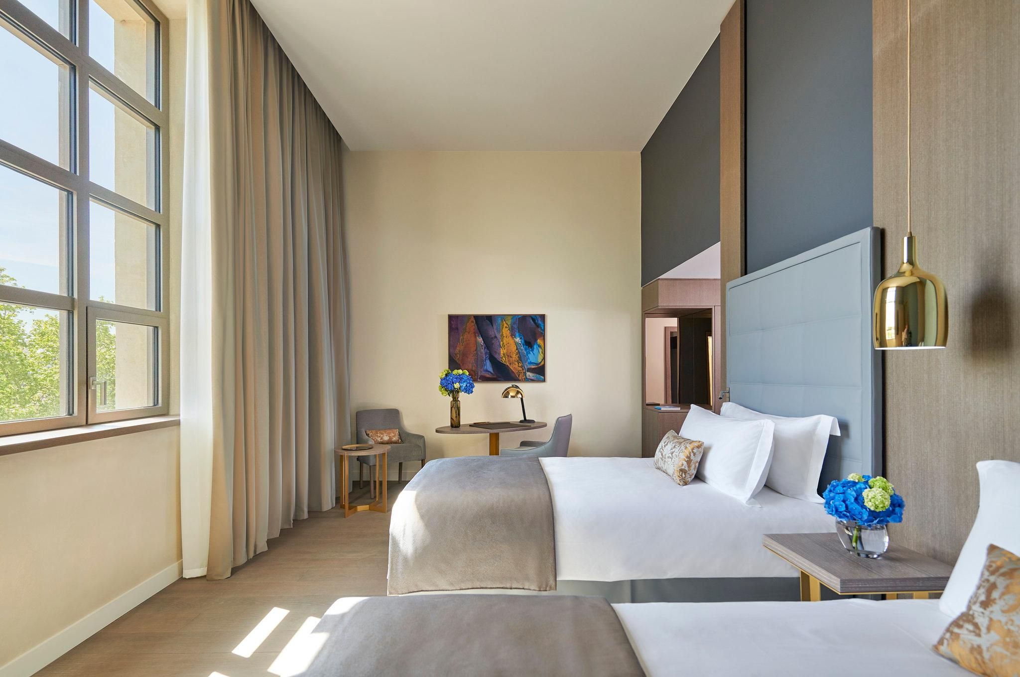 2 Twin Premium River View