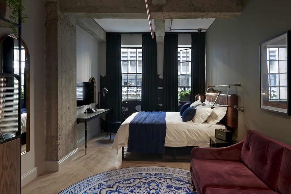 Gorgeous George by Design Hotels Studio room 12