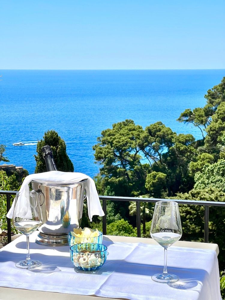 undefined Hotel La Vega 8