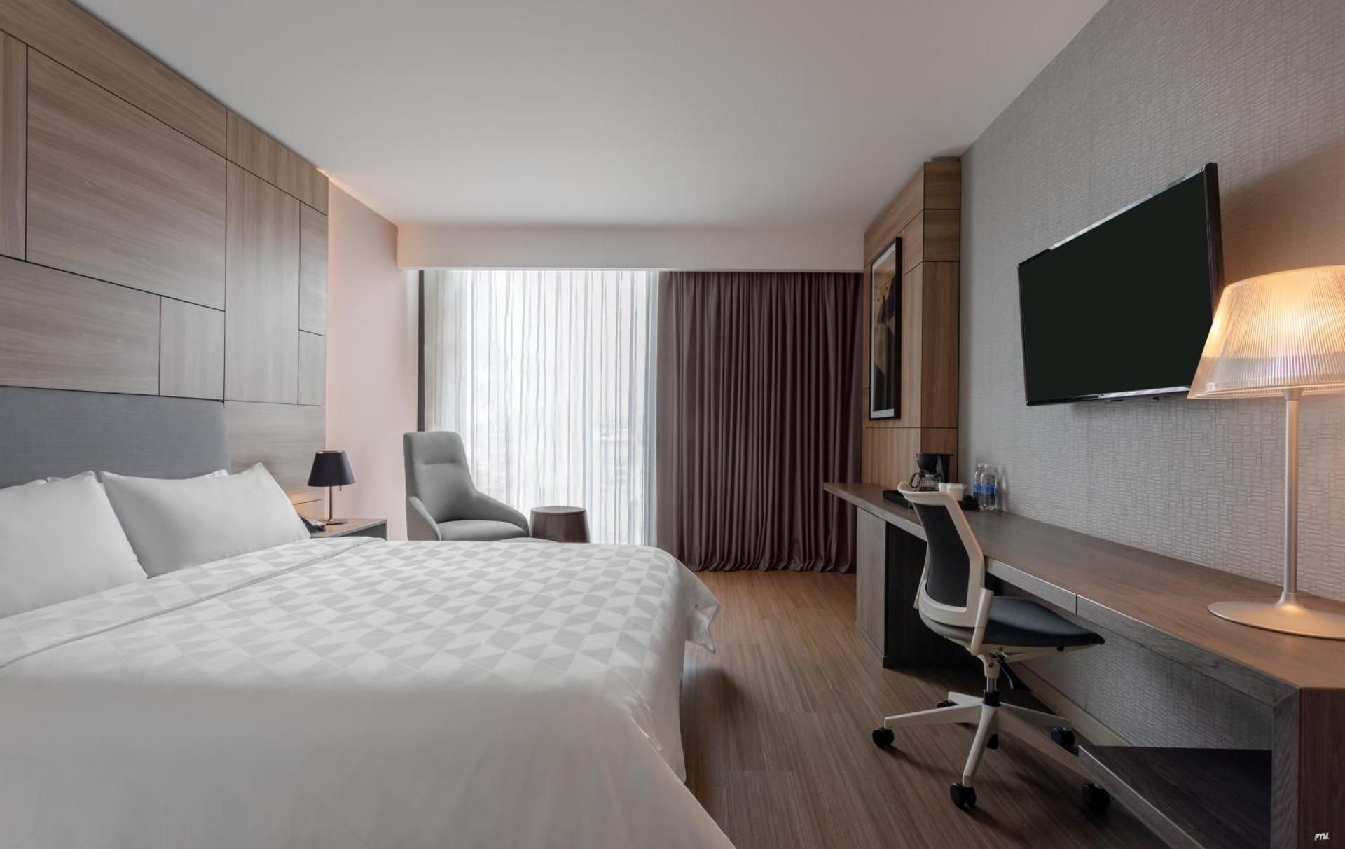 Standard King Room - Accessible