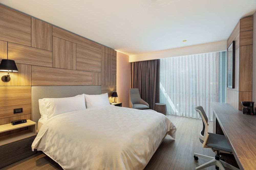 Holiday Inn Lima Miraflores by IHG Standard Room, 1 King Bed