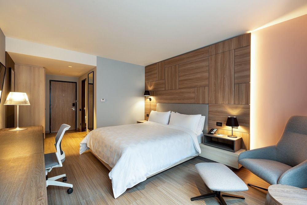 Holiday Inn Lima Miraflores by IHG Standard Room, 1 King Bed 2