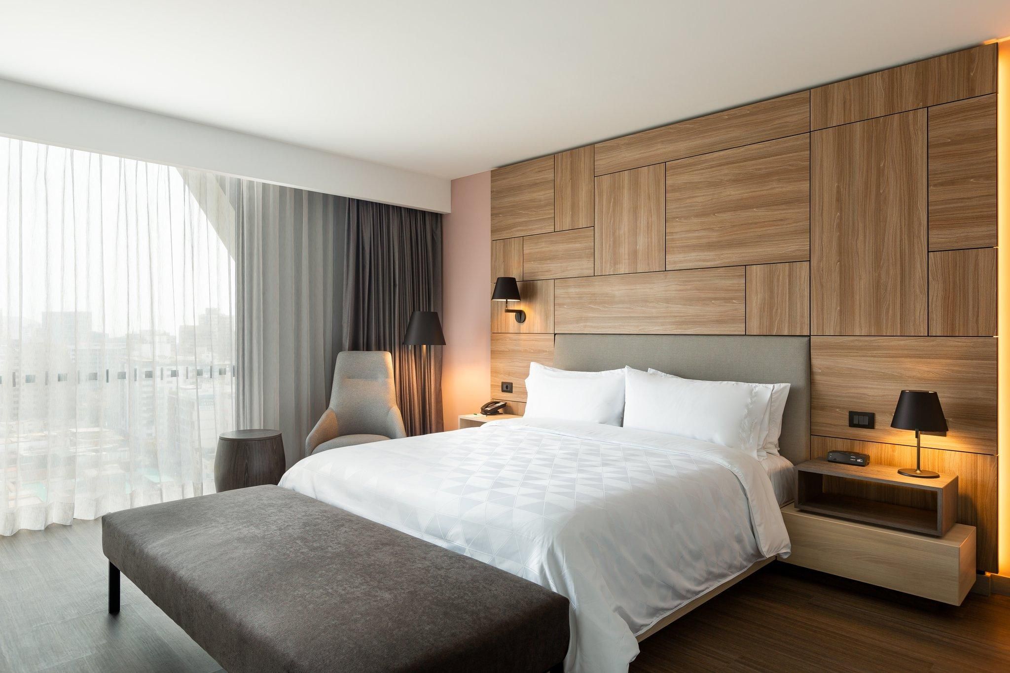 1 King Suite