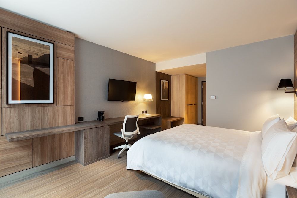 Holiday Inn Lima Miraflores by IHG Standard Room, 1 King Bed 6