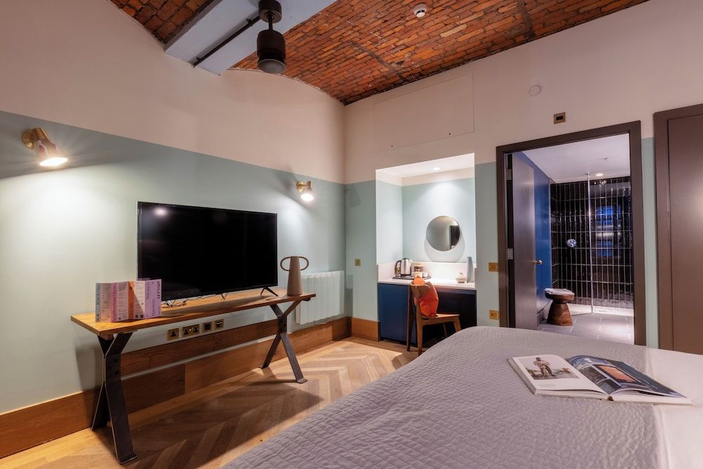 Native Manchester Double Room 12