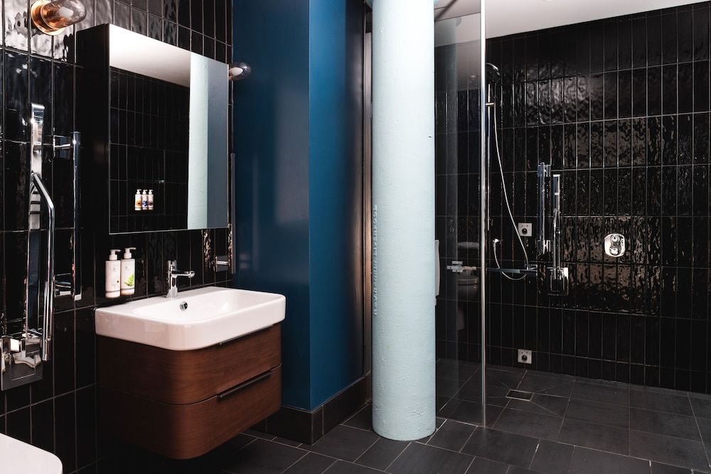 Native Manchester One Bedroom Apartment 4