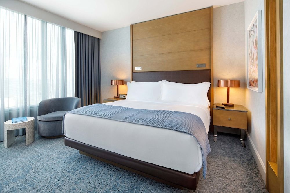 Deluxe Room, 1 King Bed