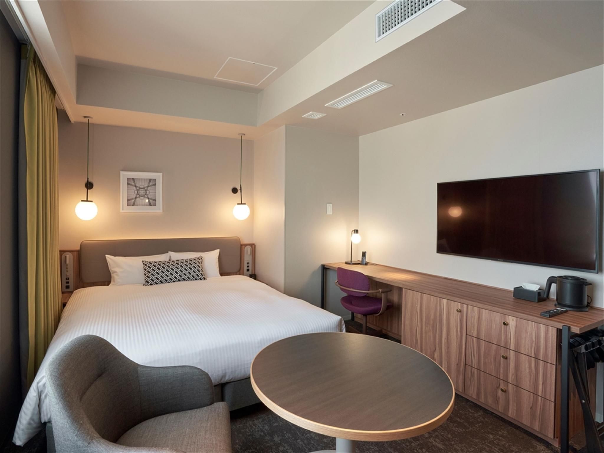 Standard King Room - Non-Smoking