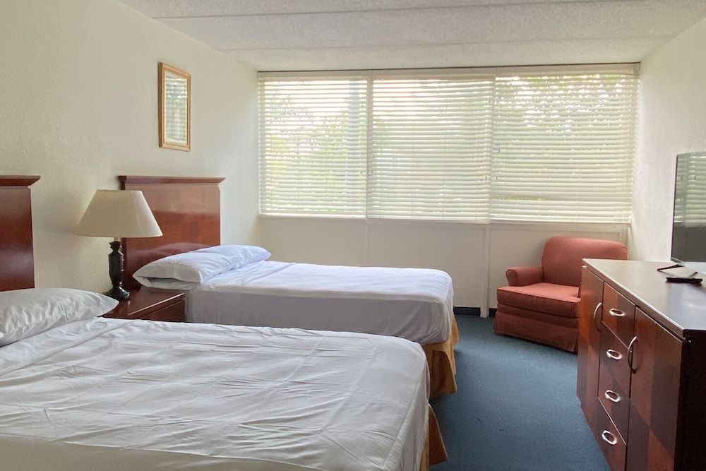 Miami Gardens Inn & Suites Doubled Bed Standard Room 7