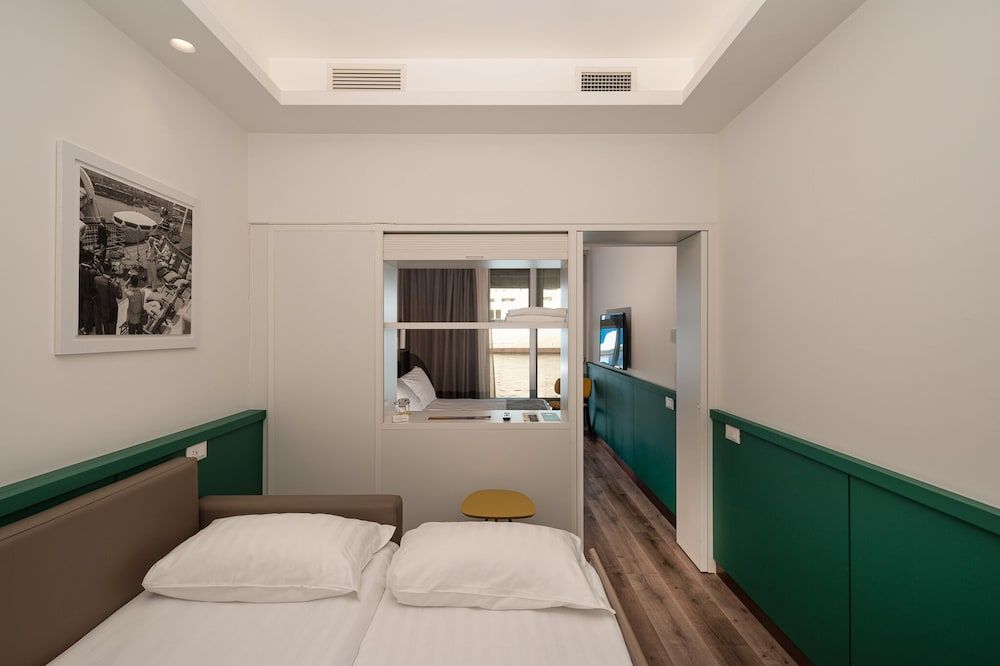 undefined Smart Hotel Napoli 4