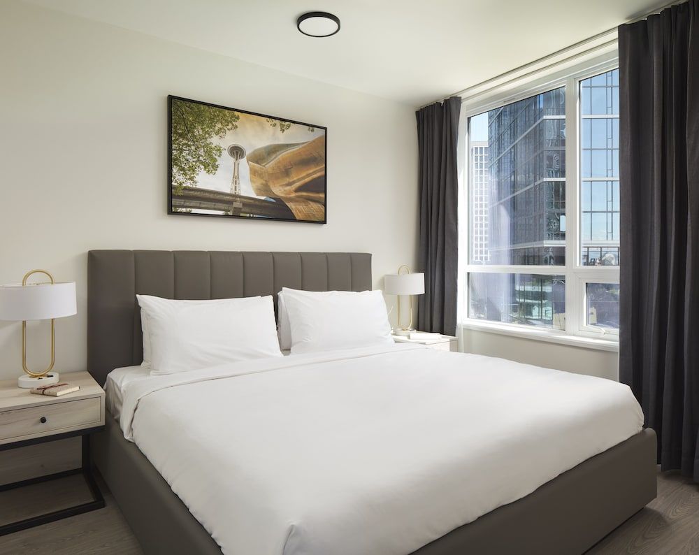 Suite, 3 Bedrooms (Sky Suite & Office)