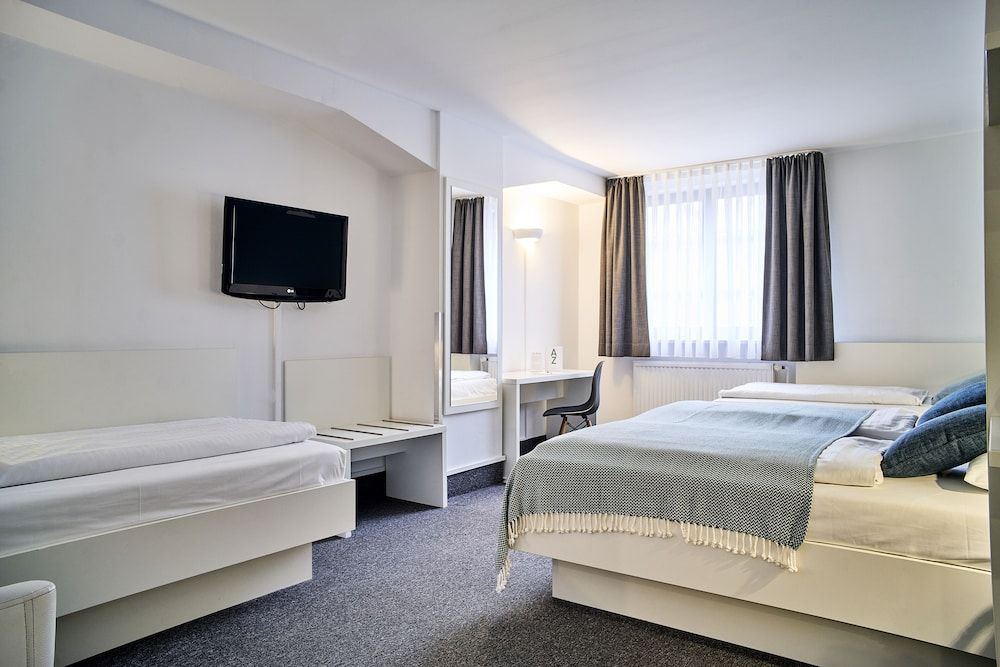Quadruple Room, Courtyard