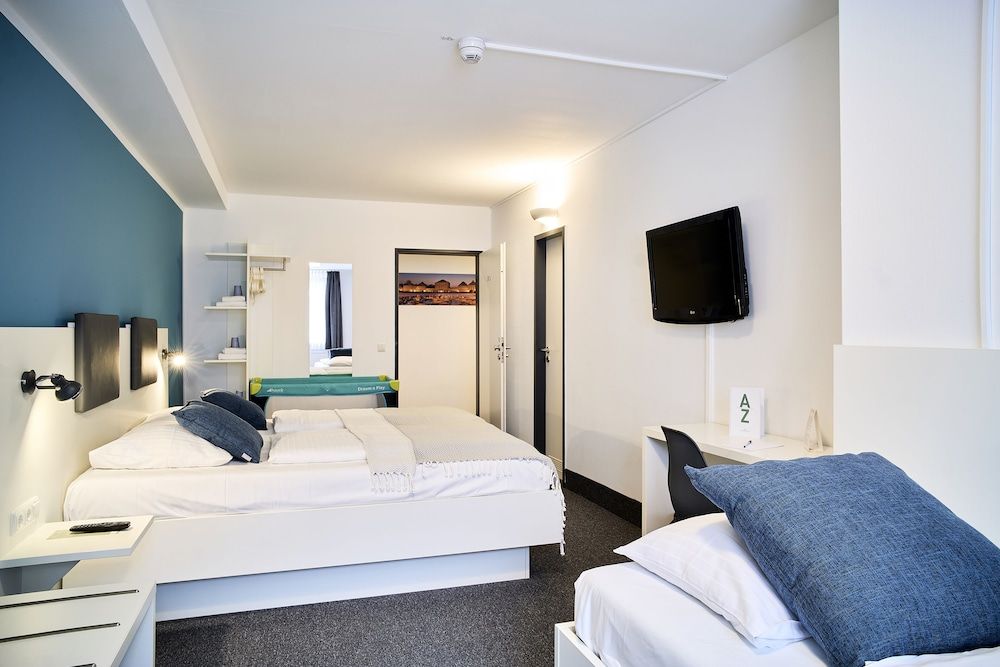 Triple Room, Courtyard