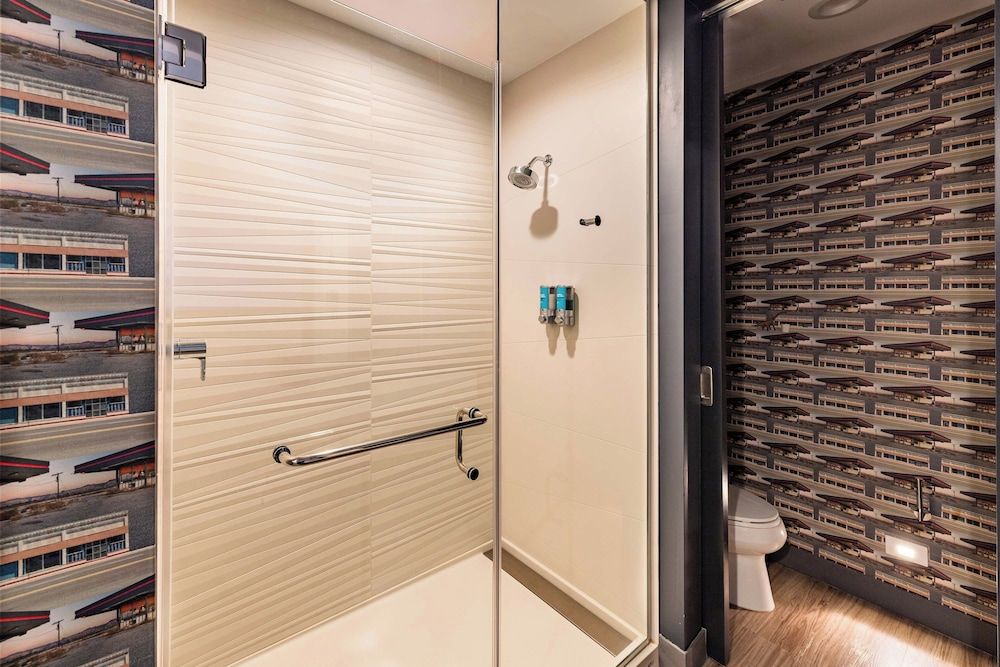 Aloft Savannah Downtown Historic District Room, 2 Queen Beds (Hearing Accessible) 6