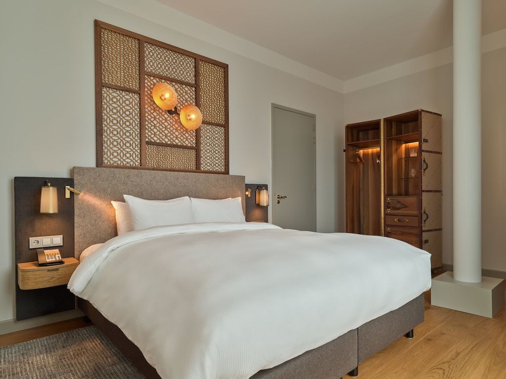 Suite, 1 King Bed