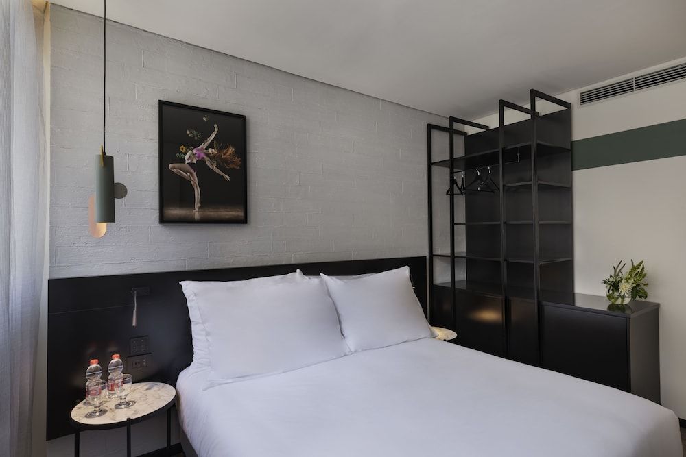 The Muse Boutique Hotel Tel Aviv Deluxe Room 3