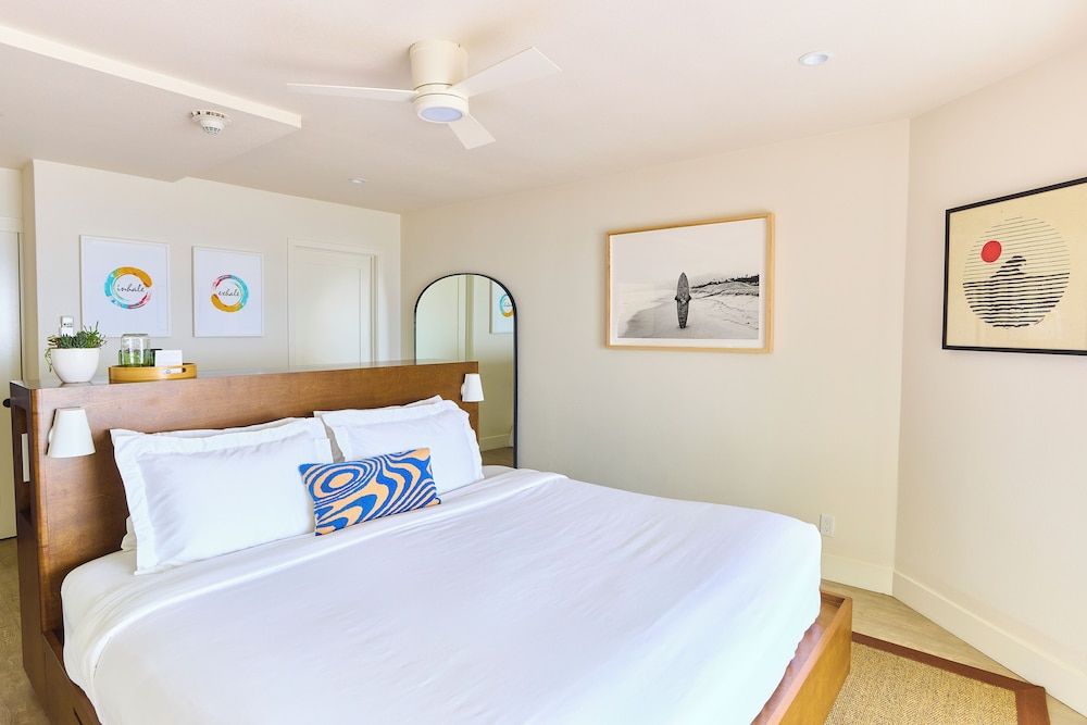 Peaceful Ocean View King Room with Balcony