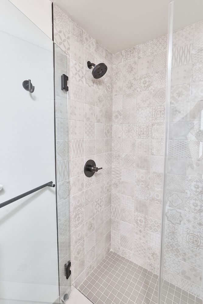 Laguna Surf Lodge by SCP Hotels Peaceful Queen Room with Bunk Beds 4