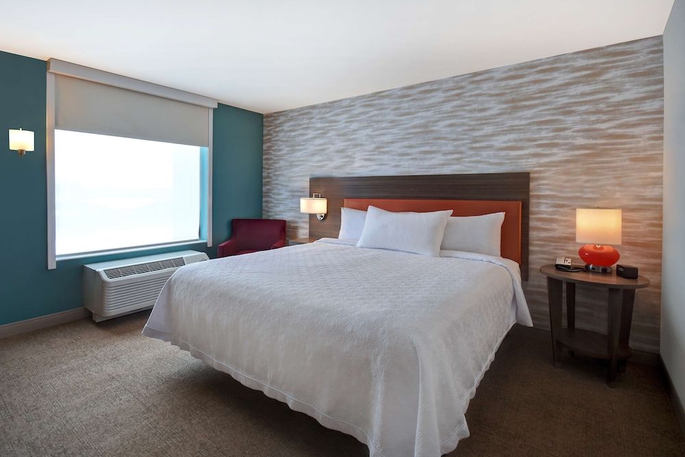 Suite, 1 King Bed, Accessible (Mobility & Hearing, Roll-in Shower)