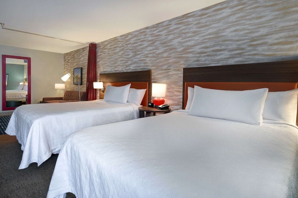 Studio, 2 Queen Beds, Accessible, Bathtub (Mobility & Hearing)