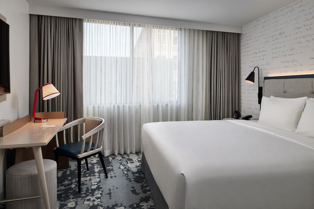 Room, 1 King Bed, City View