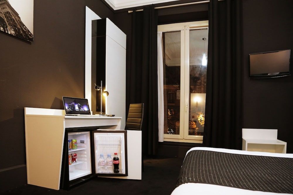 Hôtel de l'Exposition République Double Room 15