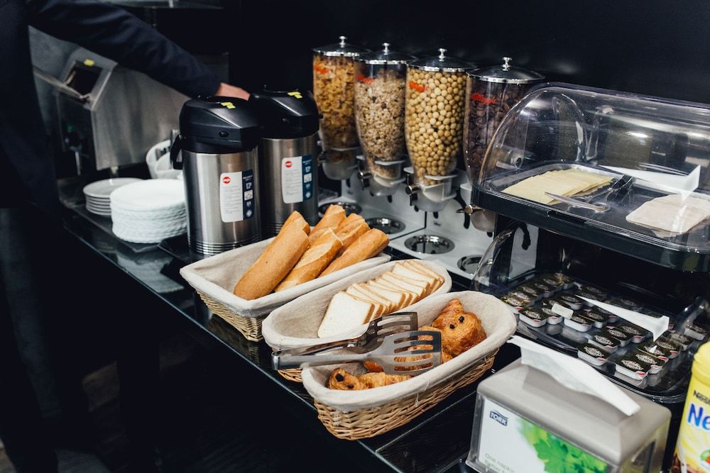 undefined Hôtel de l'Exposition République 8